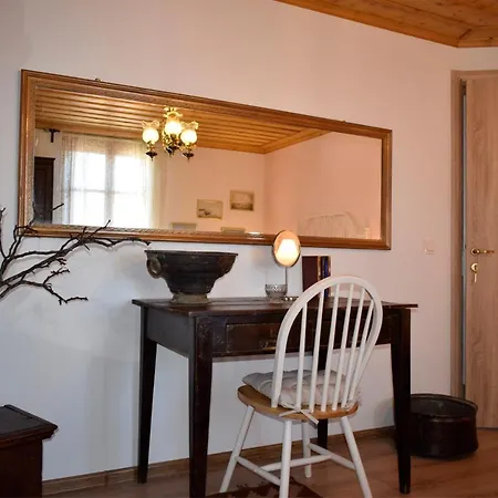 Semesterbostad Renovated Old Manor House With Yard *