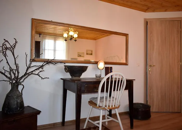 Dom wakacyjny Renovated Old Manor House With Yard *