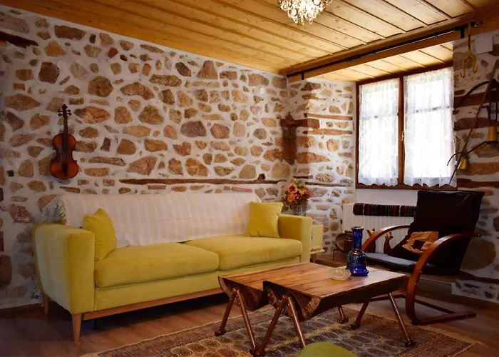 Renovated Old Manor House With Yard Dom wakacyjny
