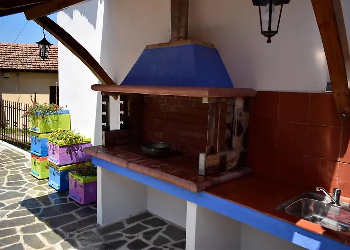 Renovated Old Manor House With Yard Dom wakacyjny