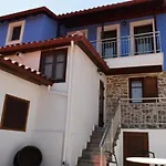 Renovated Old Manor House With Yard Arnaía