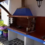 Renovated Old Manor House With Yard Case de vacanță