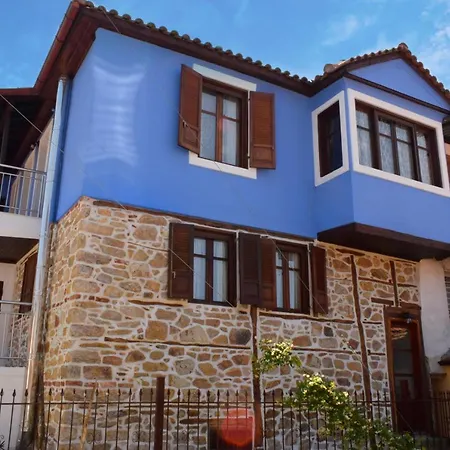 Holiday home Renovated Old Manor House With Yard Arnaia