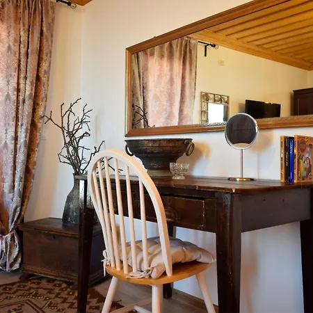 Renovated Old Manor House With Yard *