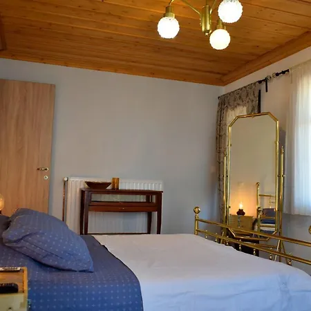 Renovated Old Manor House With Yard *
