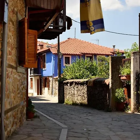 Holiday home Renovated Old Manor House With Yard Arnaia