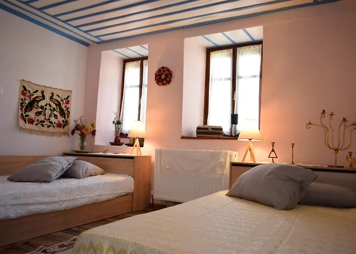 Renovated Old Manor House With Yard *